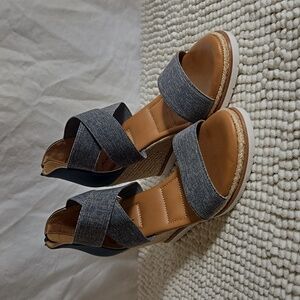 Me Too Womens Gilly 15 Blue Faux Leather Stretch Wedge Heels Shoes size 10